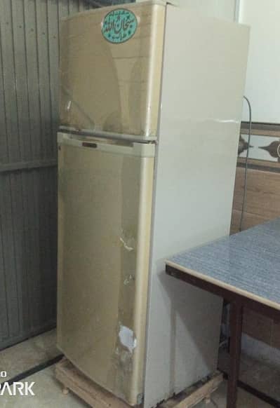 Dawlance medium frige