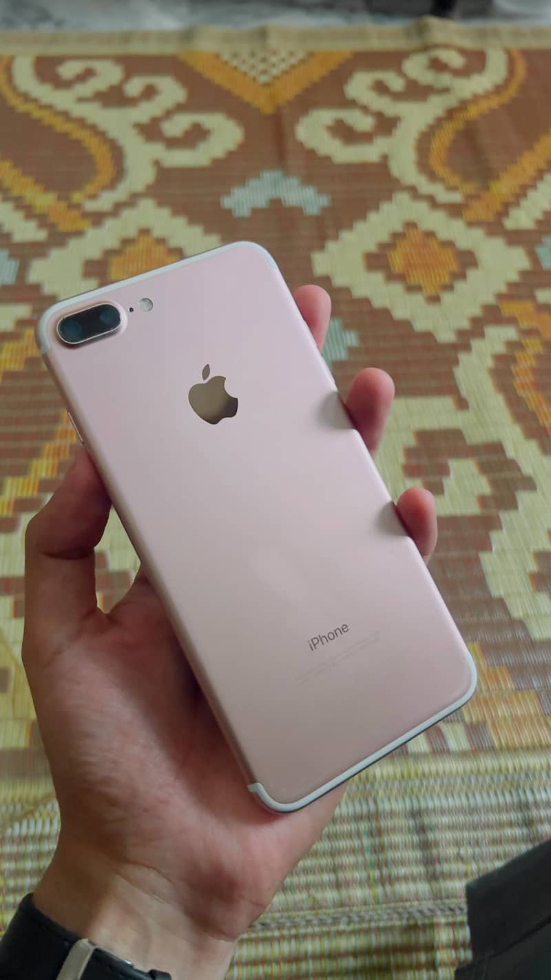 Apple iPhone 7 Plus 1
