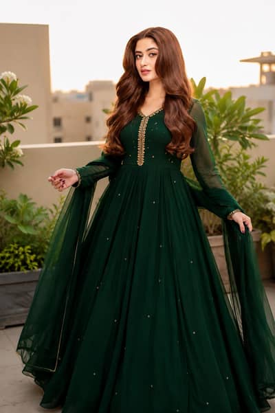 women clothes for 14 August celebration