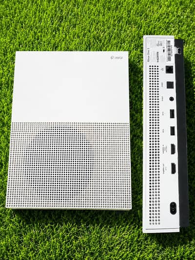 Xbox One S 1TB + 3 Controller + 10 Popular Games | Excellent Condition