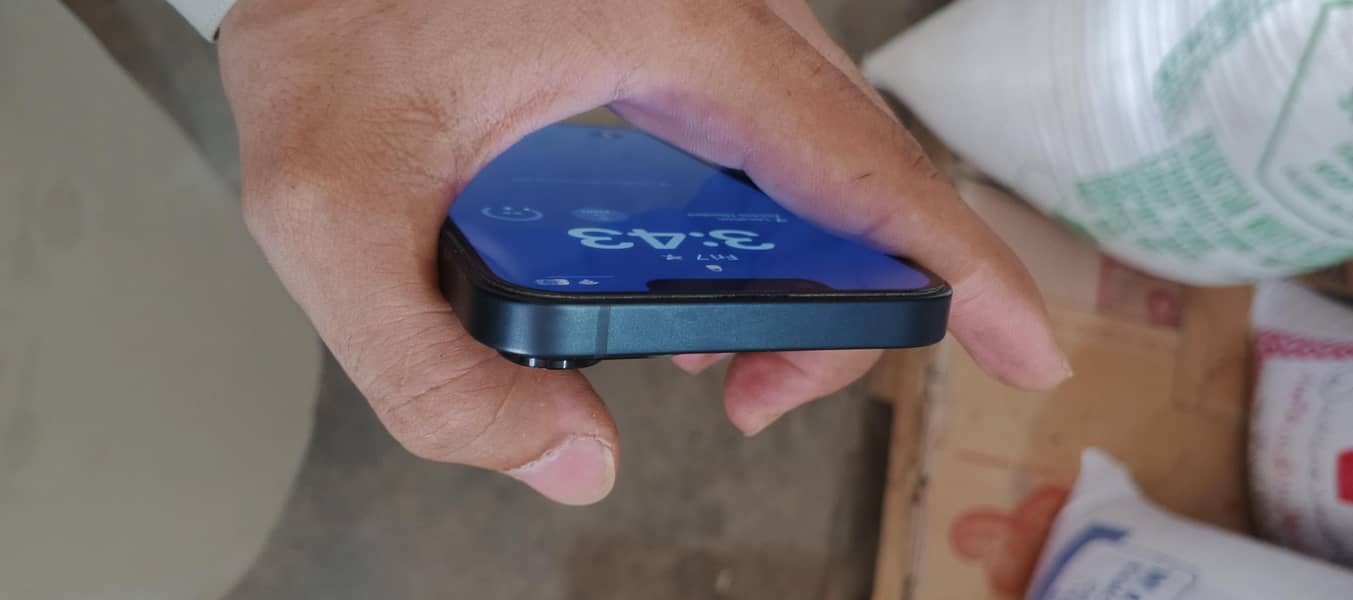 Apple iPhone 13 1