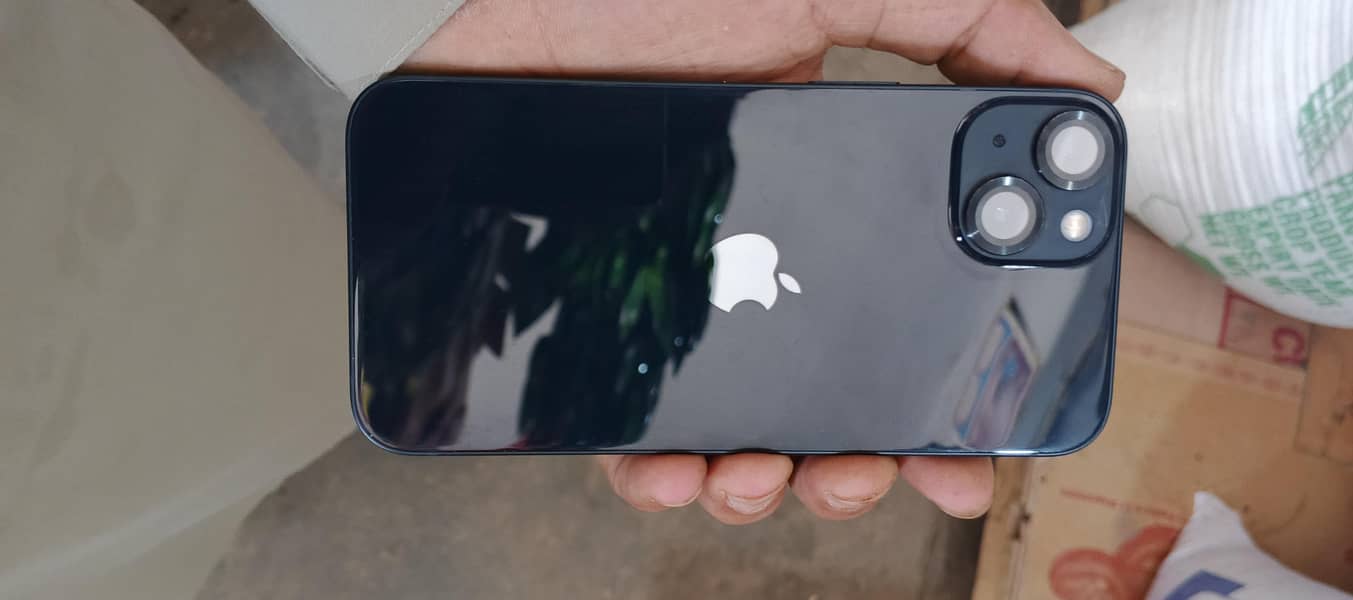 Apple iPhone 13 2