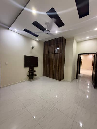 10 Marla Upper Portion Available For Rent