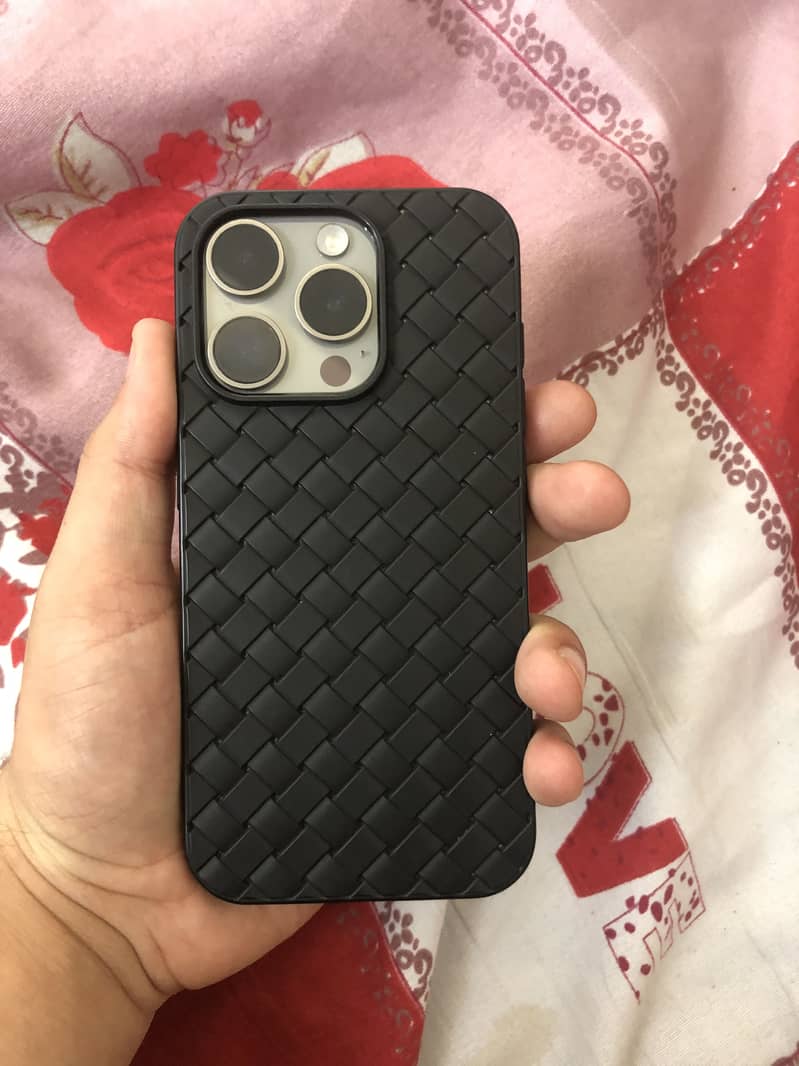 Apple iPhone 15 Pro 1