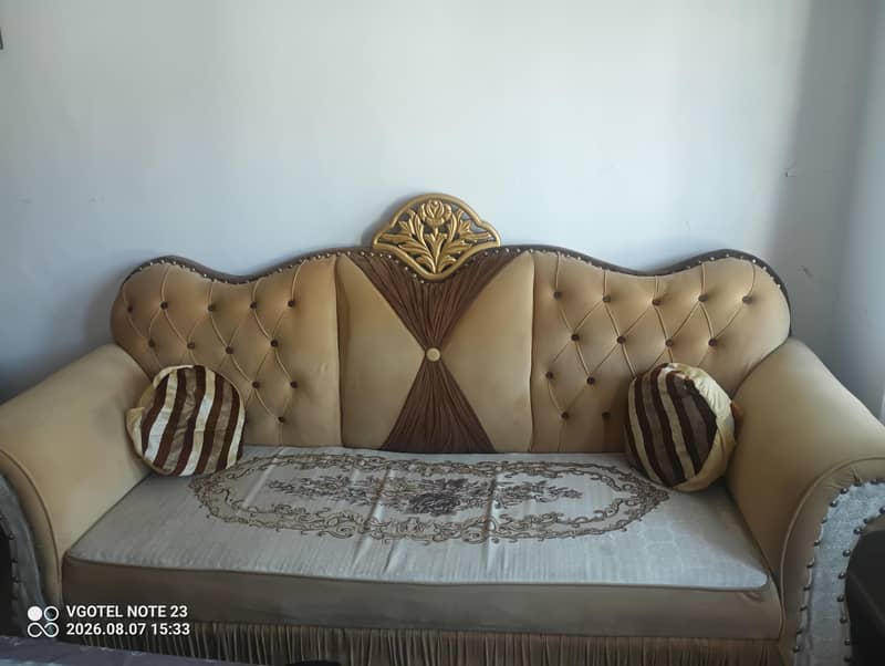 New Sofas 6 months used only 0