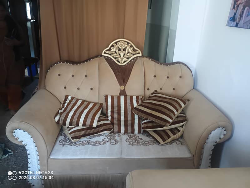 New Sofas 6 months used only 2