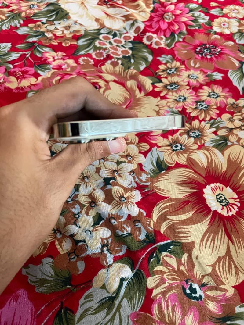 Iphone 13 pro max 5