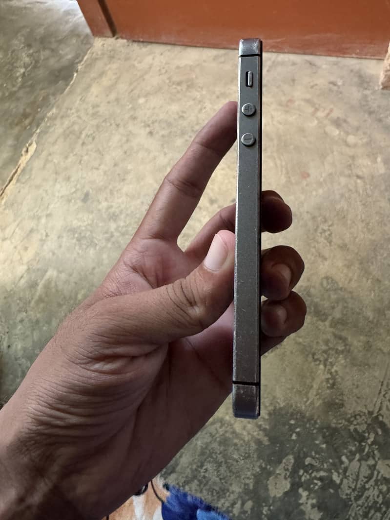 Apple iPhone 5s 2