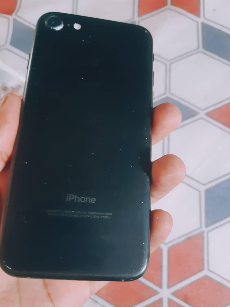 Apple iPhone 7 1