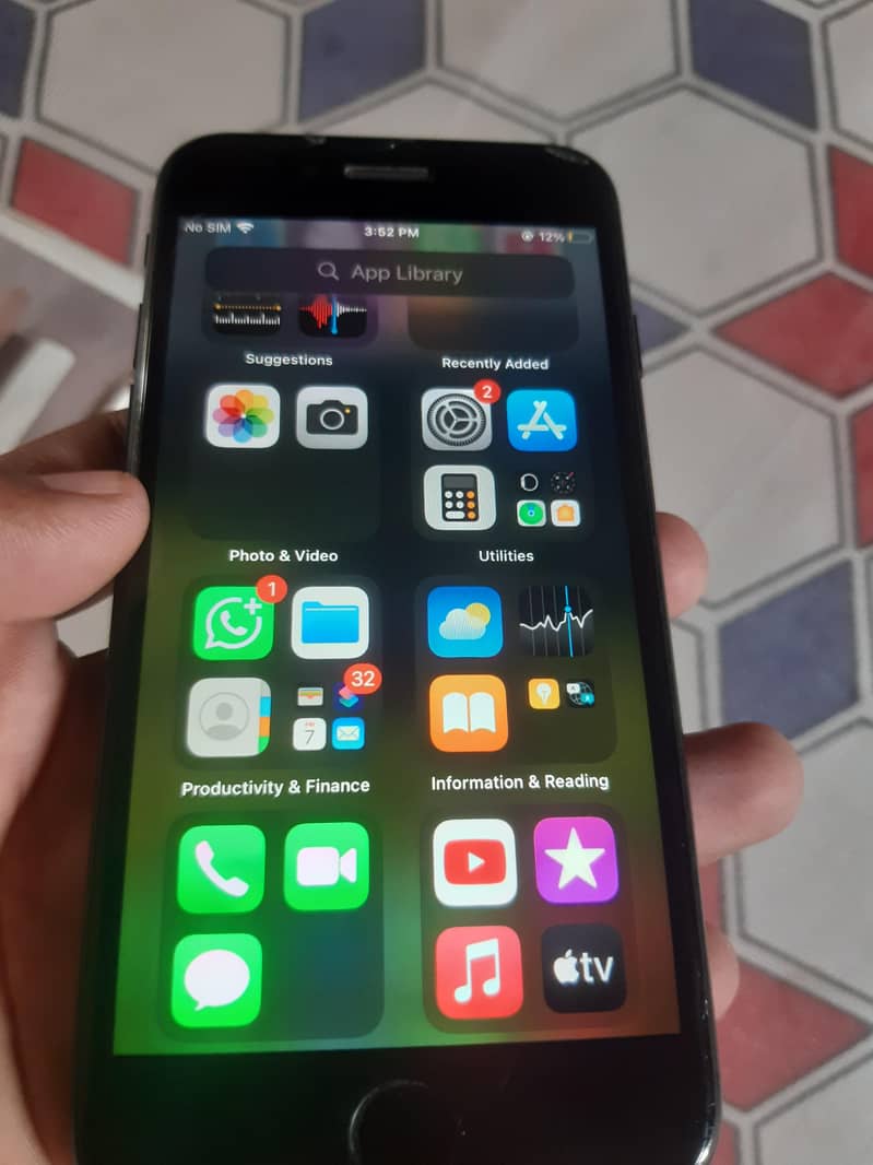 Apple iPhone 7 3