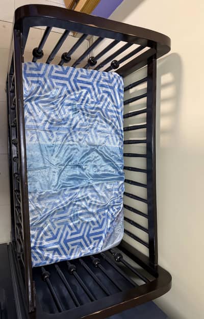 Baby cot for sale