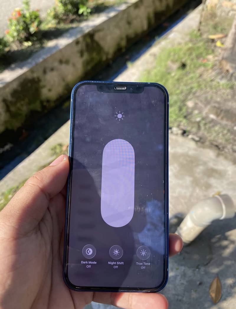 Apple iPhone 12 4