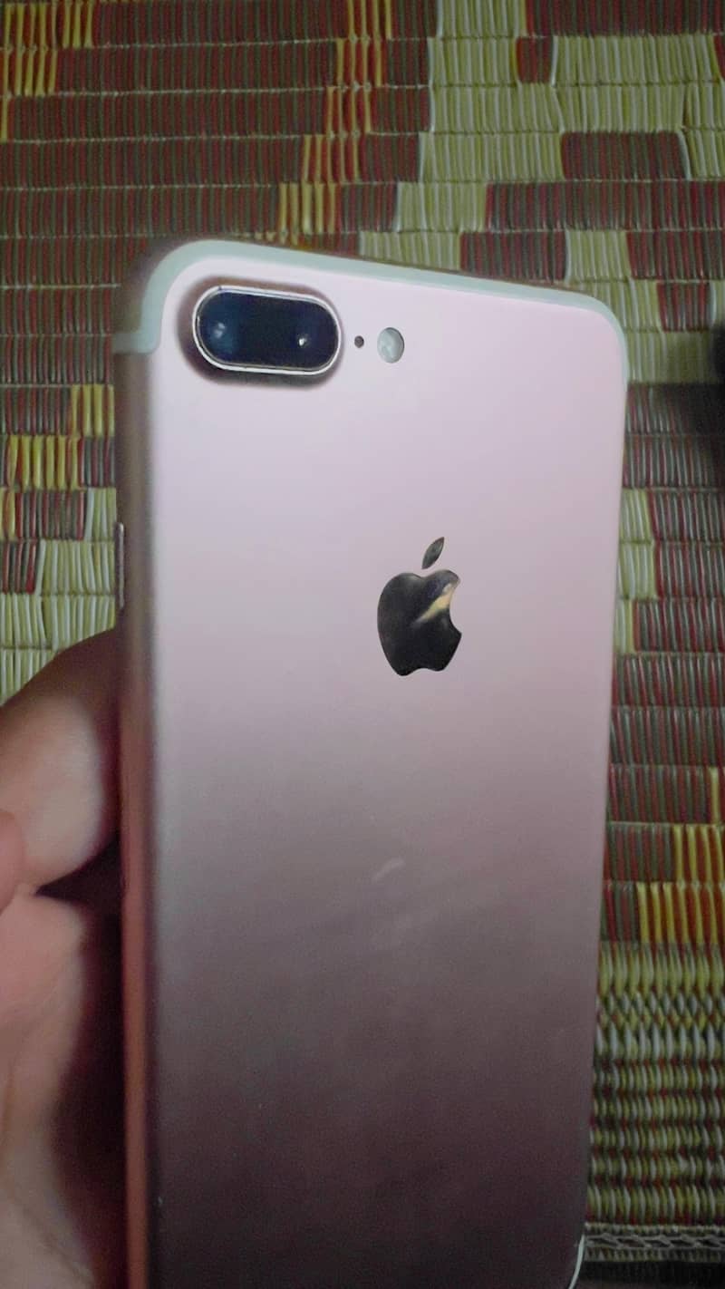 Apple iPhone 7 Plus 3
