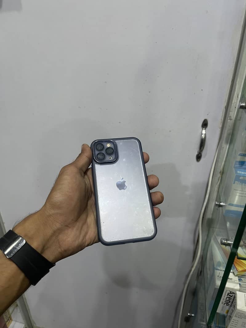 Apple iPhone 11 Pro 1