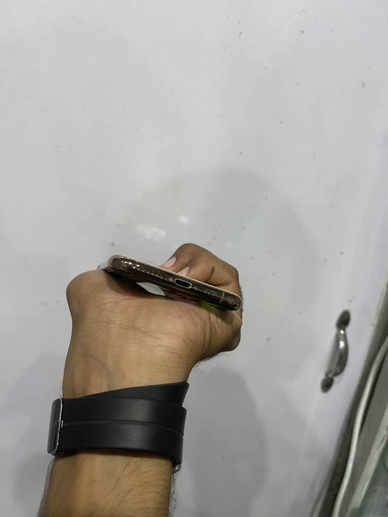 Apple iPhone 11 Pro 7