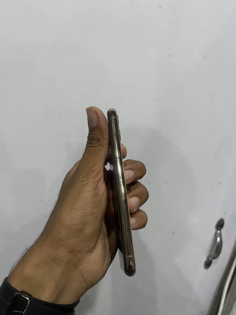Apple iPhone 11 Pro 8