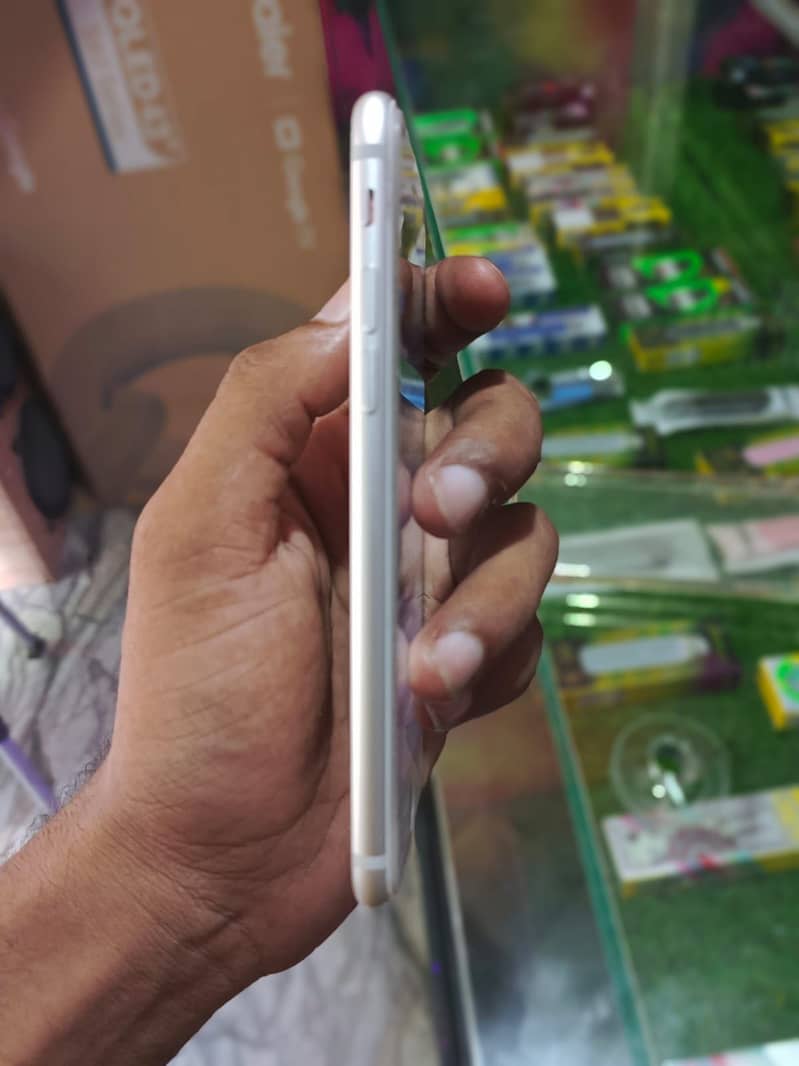 Apple iPhone 7 5
