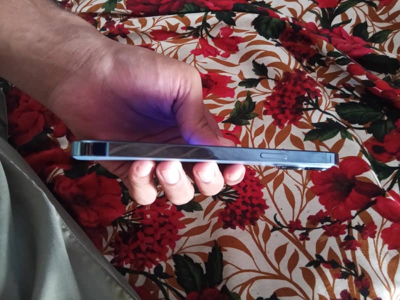 Apple iPhone 13 Pro Max 4