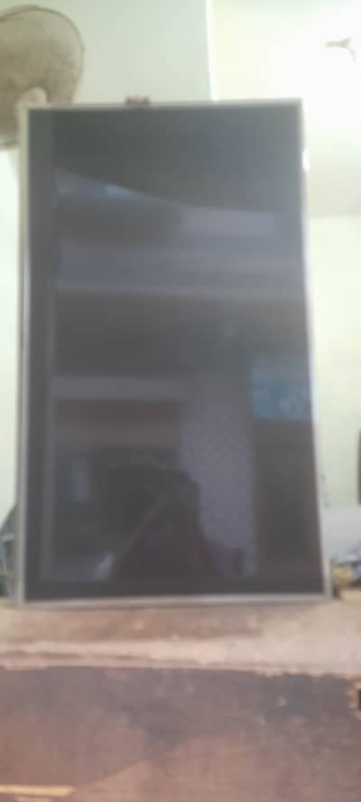 50" 4k Panasonic smart mute lcd