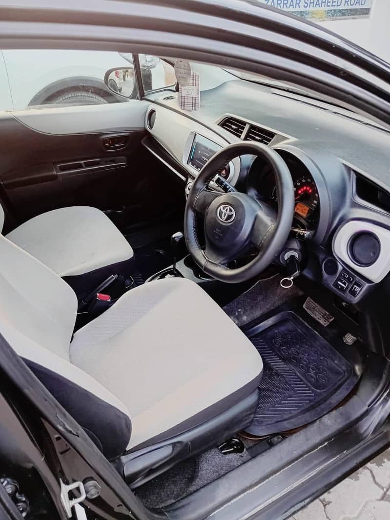 Toyota Vitz 2011 2