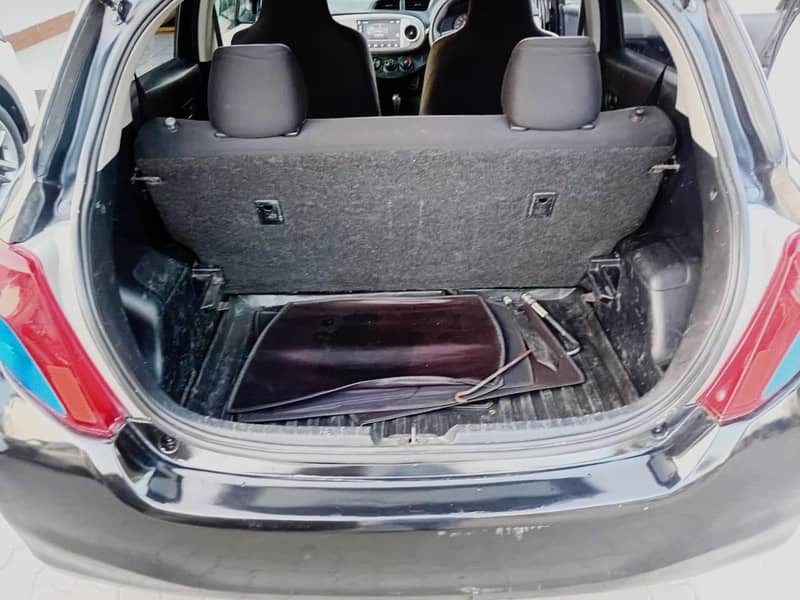 Toyota Vitz 2011 5