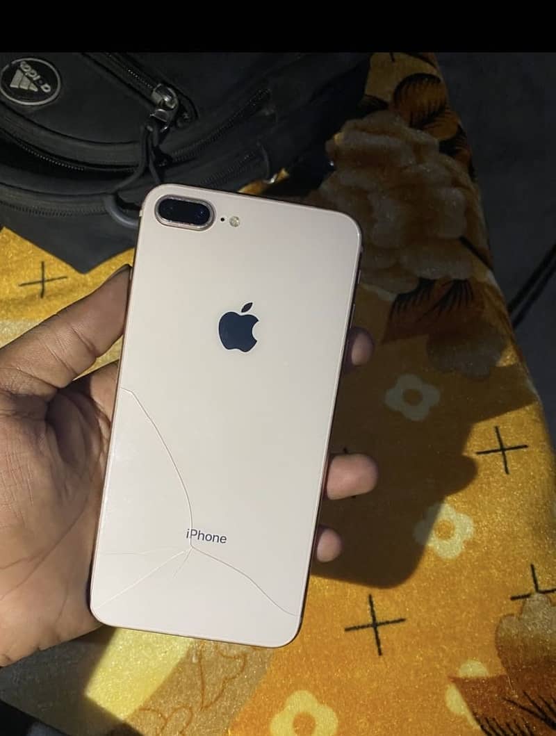 Apple iPhone 8 Plus 0