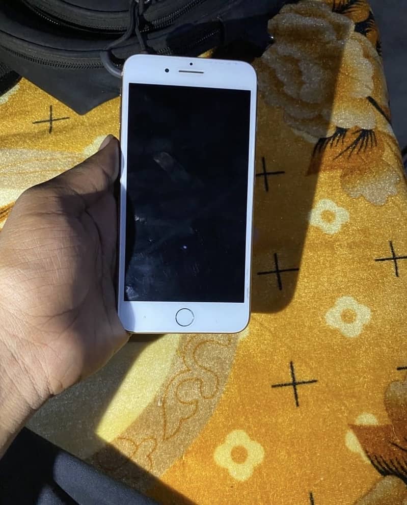 Apple iPhone 8 Plus 5