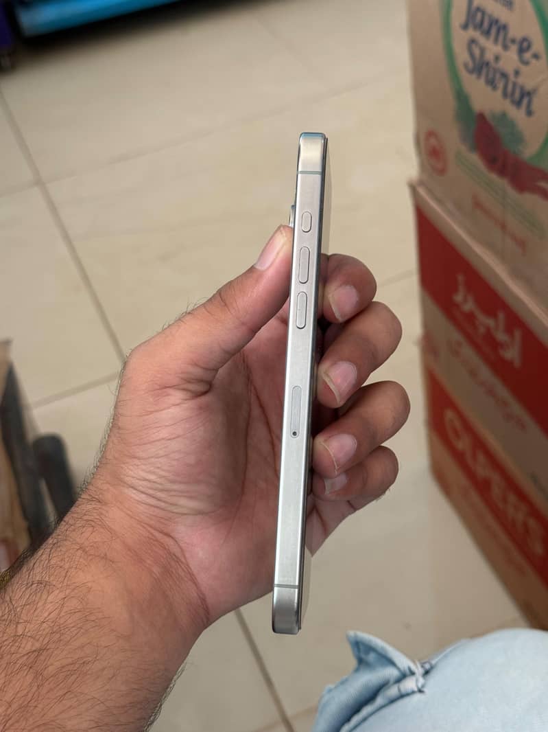 Iphone 15 pro max 3