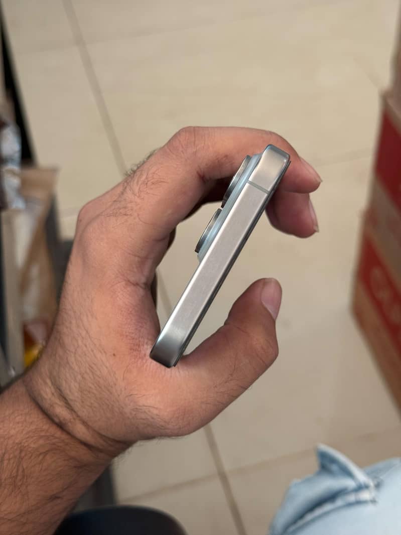 Iphone 15 pro max 4
