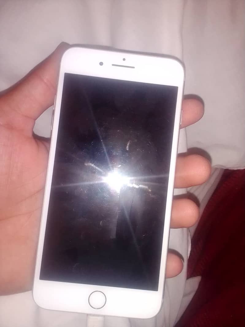Apple iPhone 8 Plus 0