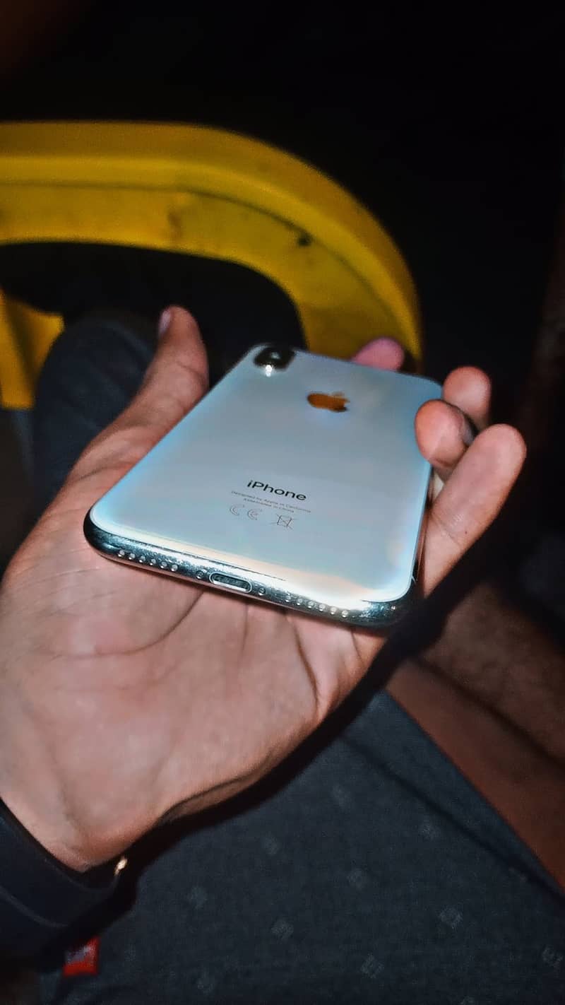 Apple iPhone X 3