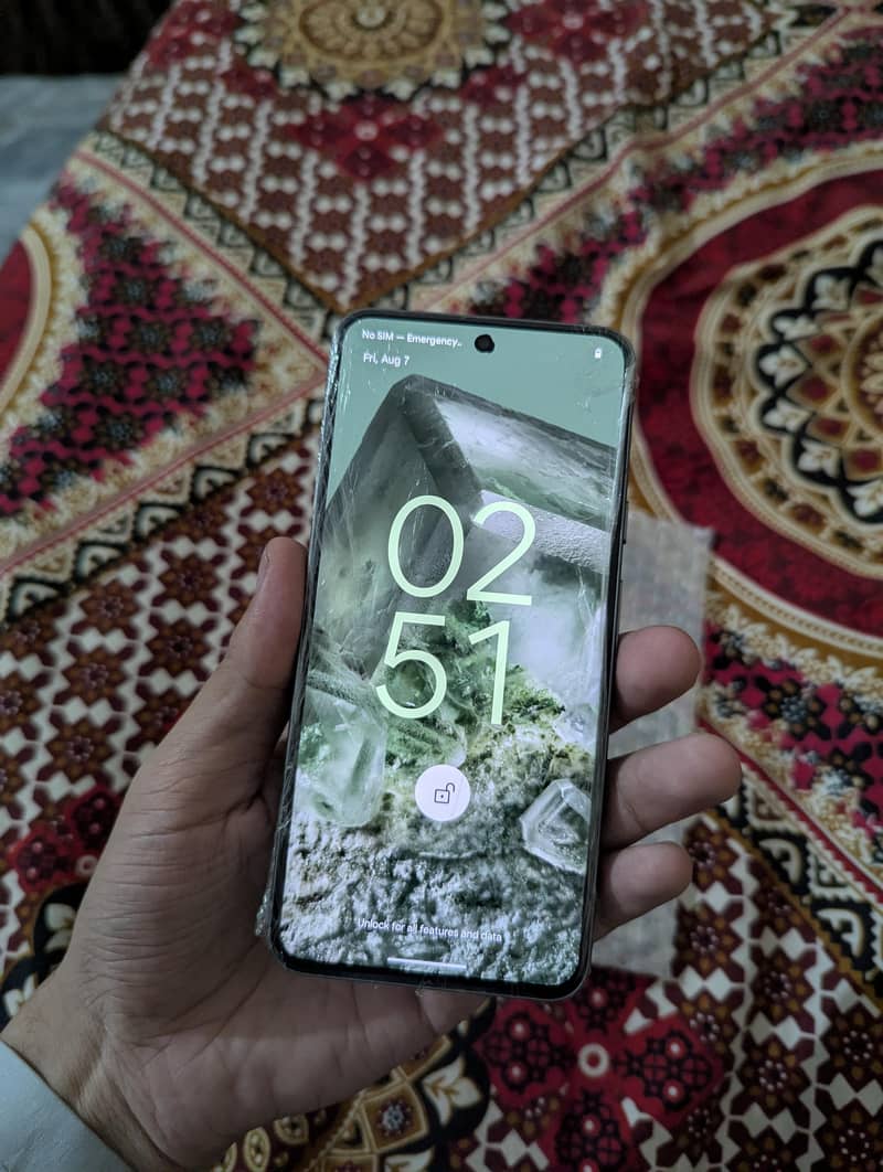 Google Pixel 8 4