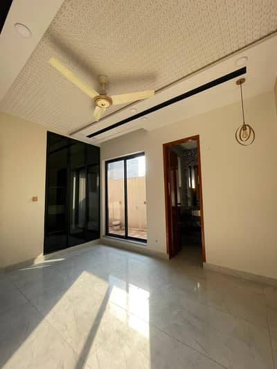 10marla lower portion available for rent in jubilee town Lahore
