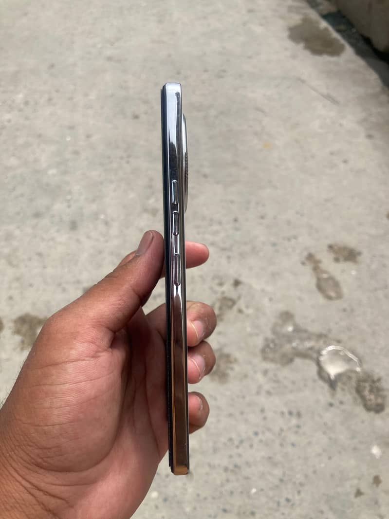 Tecno CAMON 30 1