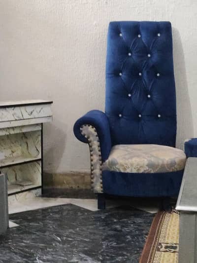 Prince chairs