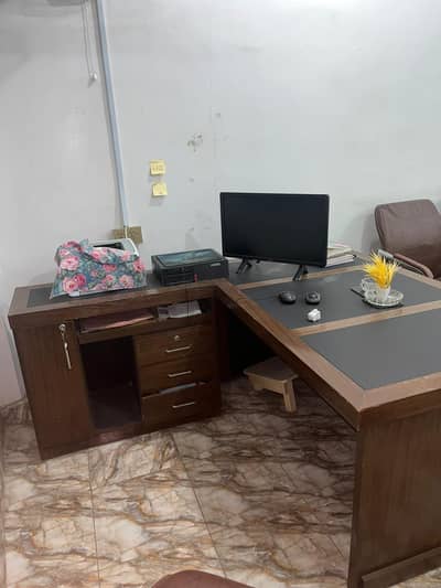 Executive table