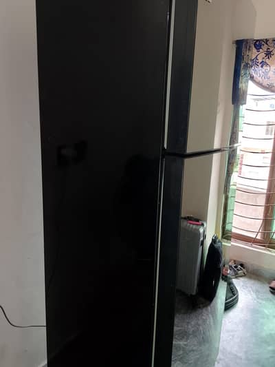 Singer Full Sized Refrigerator