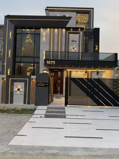 10 Marla House For Sale In G-Block In A Prime Location Of Central Park Housing Scheme