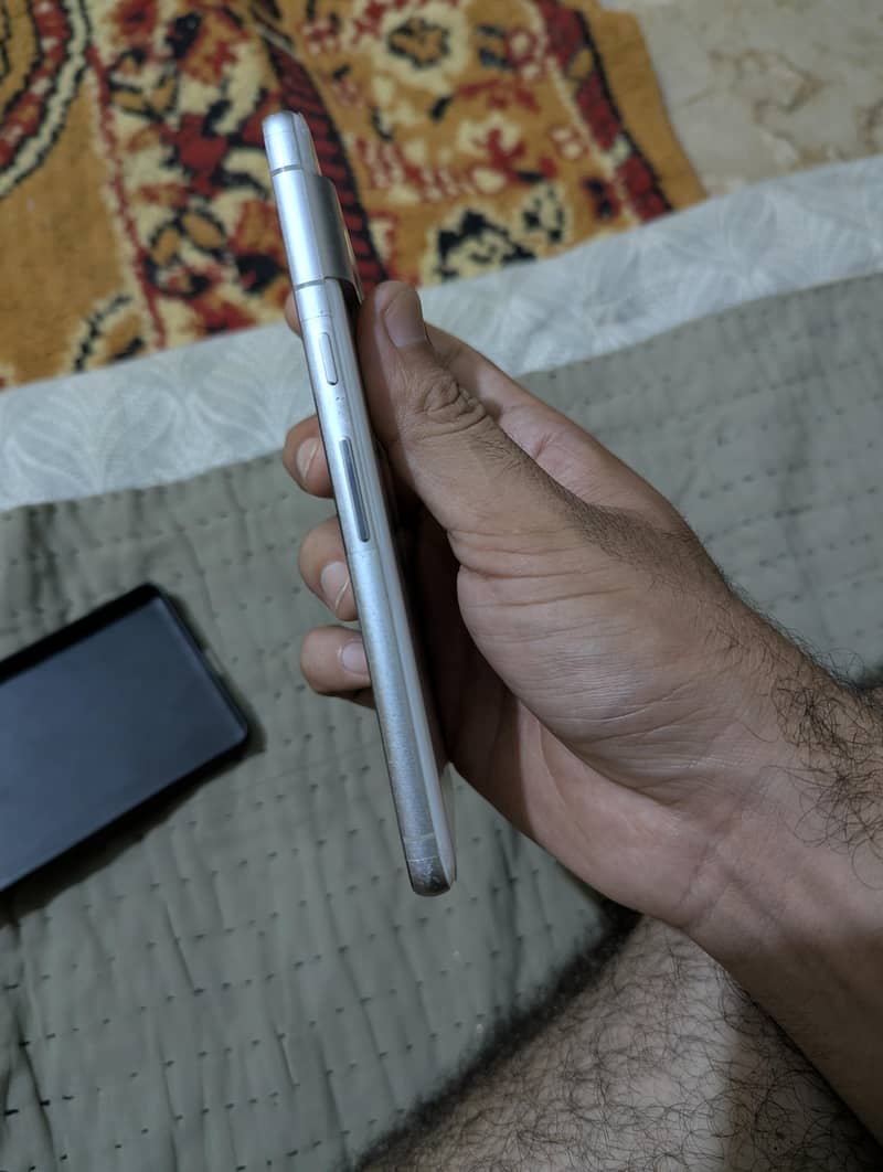 Google Pixel 7 4