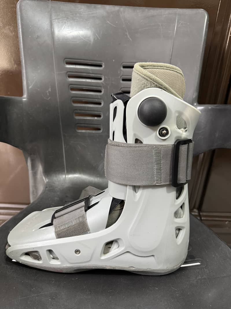 Aircast Boot 1