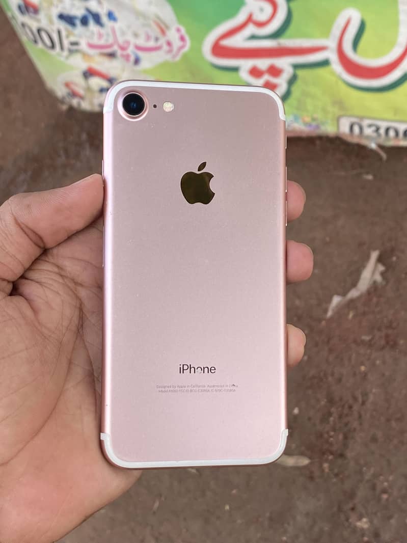Apple iPhone 7 1