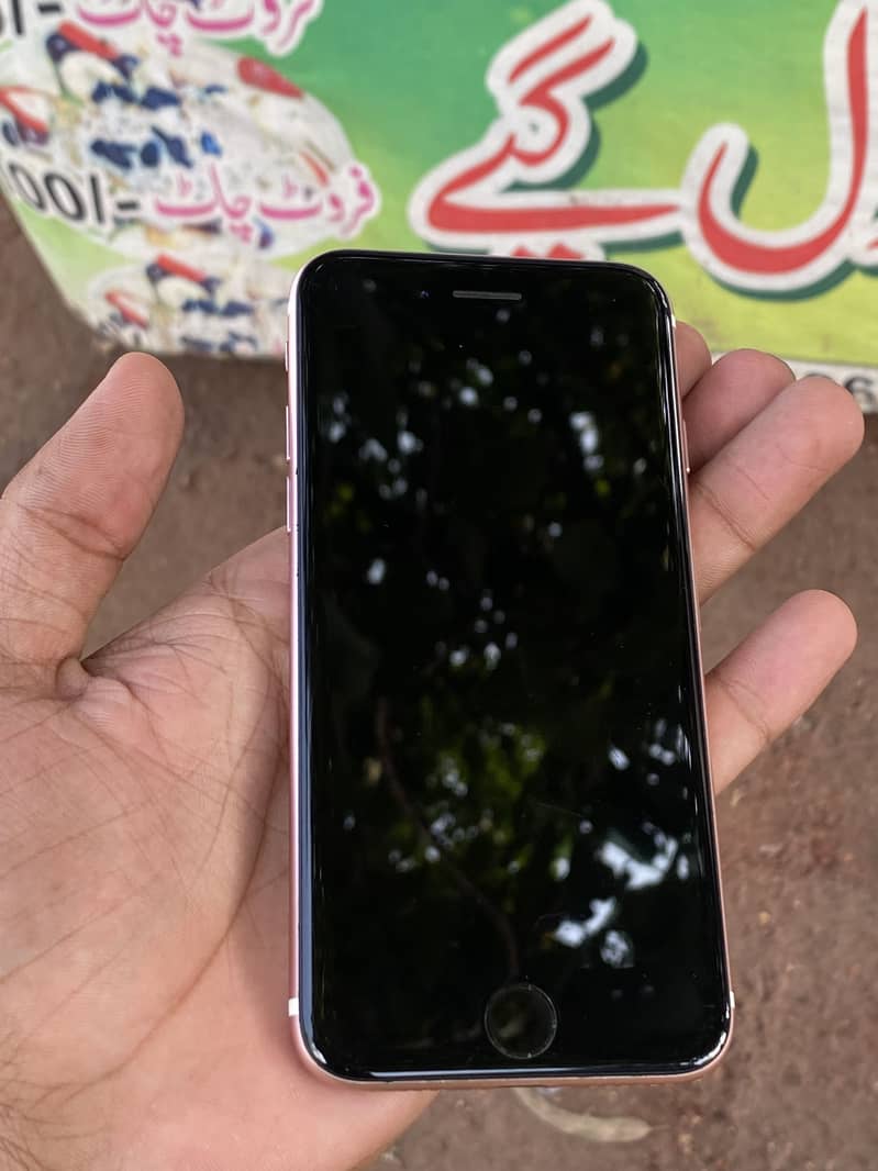 Apple iPhone 7 4