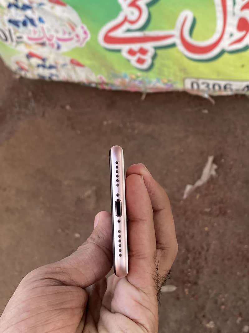 Apple iPhone 7 7