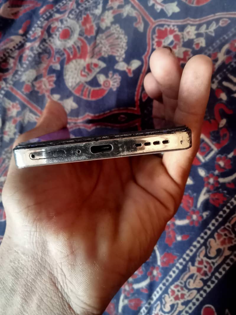 Infinix Note 40 5