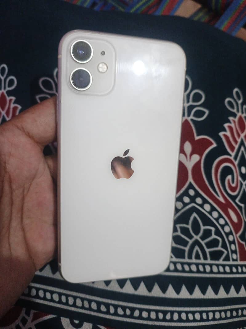 Apple iPhone 11 0