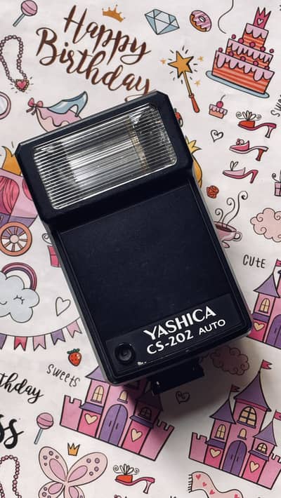 Yashica CS-202 Auto Flash – Mint Condition – Original –For Film Camera