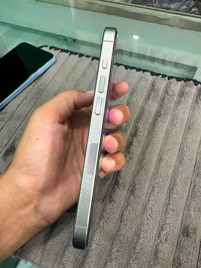Apple iPhone 15 Pro 5