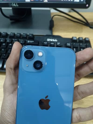 Apple iPhone 13