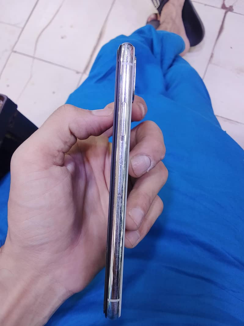 Apple iPhone X 1