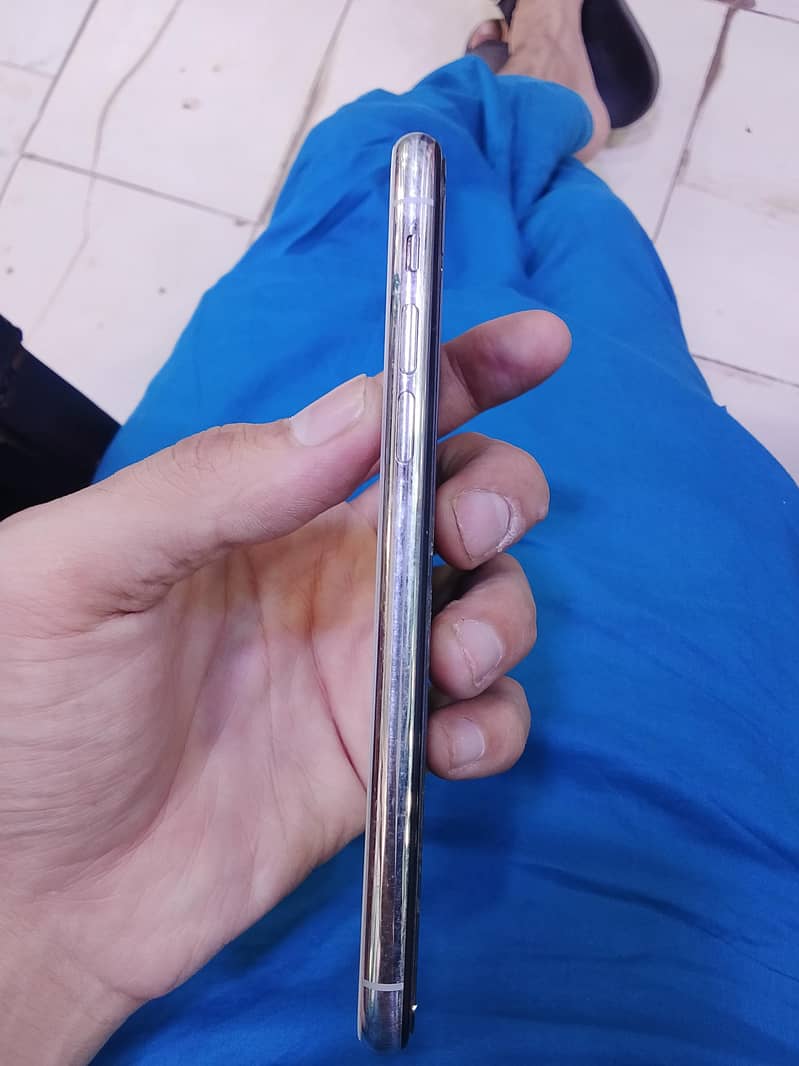 Apple iPhone X 2